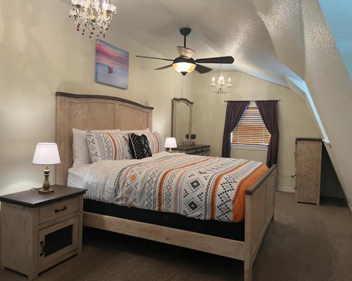 Entire 2Br 2Ba Hilltop View Home Sleeps 7 Pets 4 Acres Jacuzzi Central Ac Kingbeds Free Wifi-Parking Kitchen Washerdryer Starry Terrace Two Sunset Dining Patios Grill Stovetop Oven Fridge Onsitewoodedhiking Wildlife Coveredpatio4Pets & Birds Singing! Marble Falls Eksteriør bilde