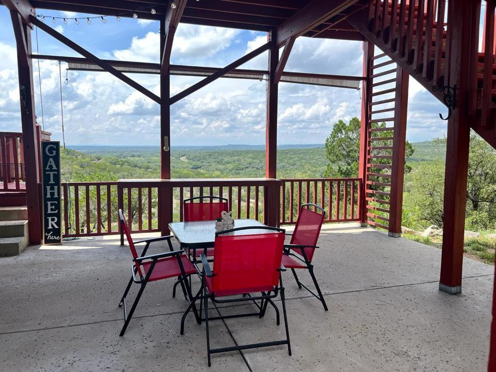 Entire 2Br 2Ba Hilltop View Home Sleeps 7 Pets 4 Acres Jacuzzi Central Ac Kingbeds Free Wifi-Parking Kitchen Washerdryer Starry Terrace Two Sunset Dining Patios Grill Stovetop Oven Fridge Onsitewoodedhiking Wildlife Coveredpatio4Pets & Birds Singing! Marble Falls Eksteriør bilde