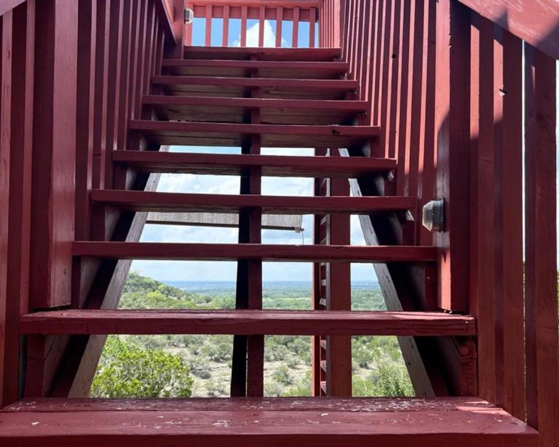 Entire 2Br 2Ba Hilltop View Home Sleeps 7 Pets 4 Acres Jacuzzi Central Ac Kingbeds Free Wifi-Parking Kitchen Washerdryer Starry Terrace Two Sunset Dining Patios Grill Stovetop Oven Fridge Onsitewoodedhiking Wildlife Coveredpatio4Pets & Birds Singing! Marble Falls Eksteriør bilde