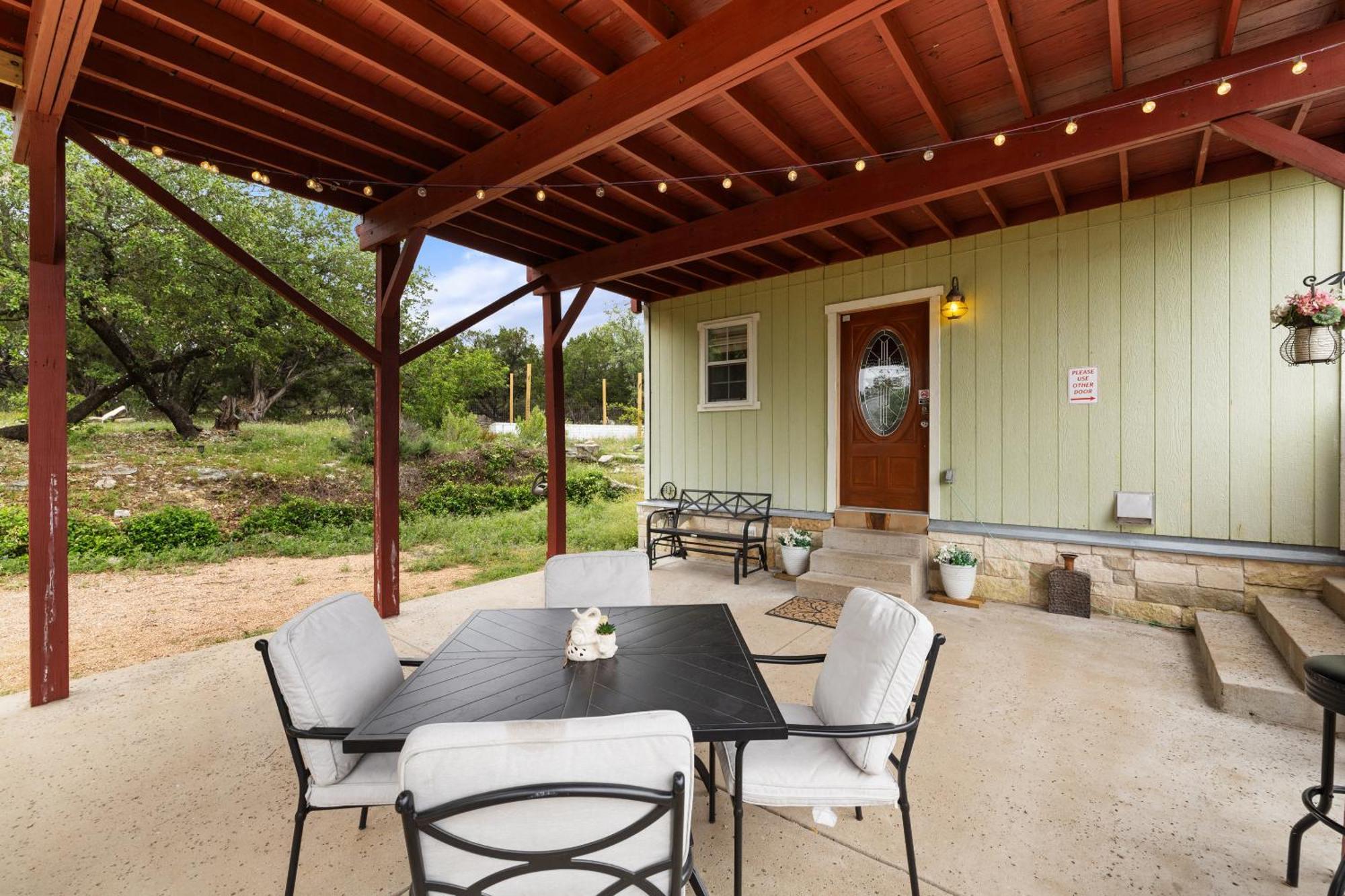 Entire 2Br 2Ba Hilltop View Home Sleeps 7 Pets 4 Acres Jacuzzi Central Ac Kingbeds Free Wifi-Parking Kitchen Washerdryer Starry Terrace Two Sunset Dining Patios Grill Stovetop Oven Fridge Onsitewoodedhiking Wildlife Coveredpatio4Pets & Birds Singing! Marble Falls Eksteriør bilde