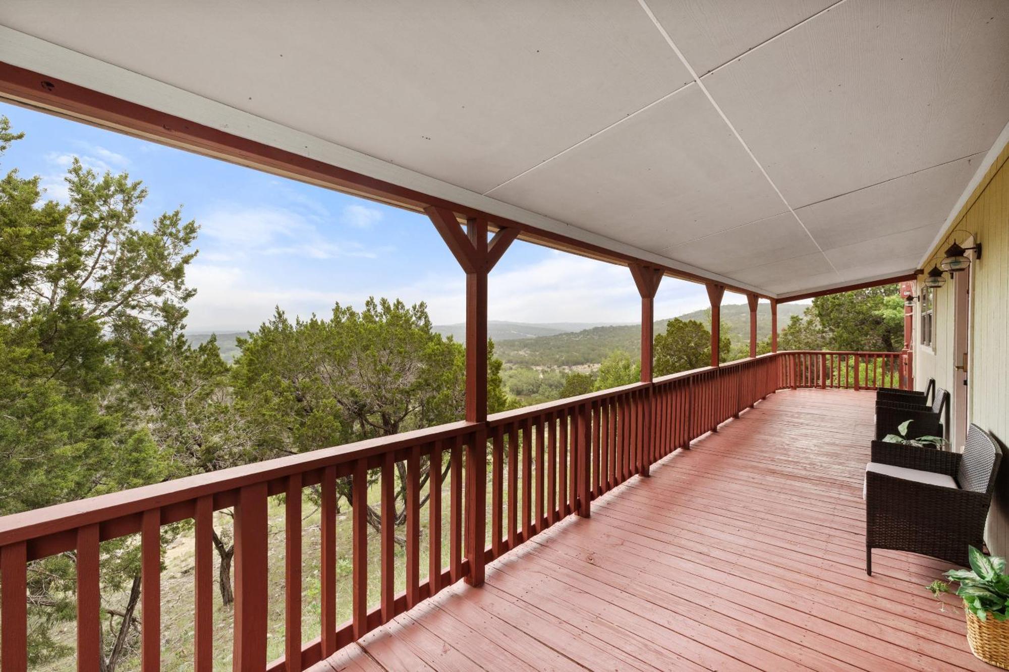 Entire 2Br 2Ba Hilltop View Home Sleeps 7 Pets 4 Acres Jacuzzi Central Ac Kingbeds Free Wifi-Parking Kitchen Washerdryer Starry Terrace Two Sunset Dining Patios Grill Stovetop Oven Fridge Onsitewoodedhiking Wildlife Coveredpatio4Pets & Birds Singing! Marble Falls Eksteriør bilde