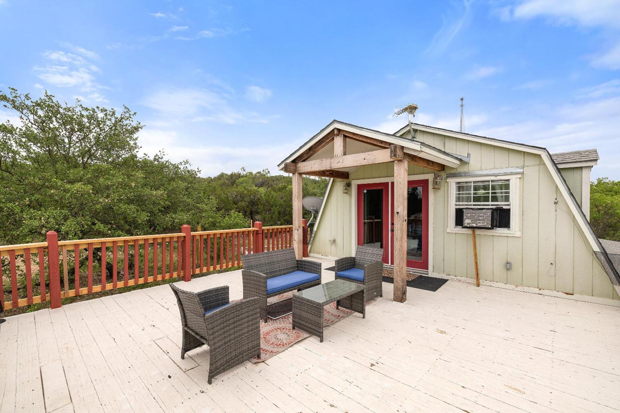 Entire 2Br 2Ba Hilltop View Home Sleeps 7 Pets 4 Acres Jacuzzi Central Ac Kingbeds Free Wifi-Parking Kitchen Washerdryer Starry Terrace Two Sunset Dining Patios Grill Stovetop Oven Fridge Onsitewoodedhiking Wildlife Coveredpatio4Pets & Birds Singing! Marble Falls Eksteriør bilde